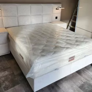 Boxspring Tes  - Incl Opbergruimte & Verlichting